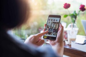 How To Change Background Color On Instagram Story: A Quick Guide