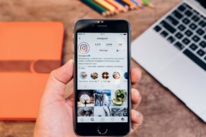 A person researching Tips To Make Your Captions Look Good