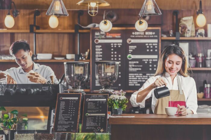 coffee shop marketing tips for Instagram: girl preparing coffee
